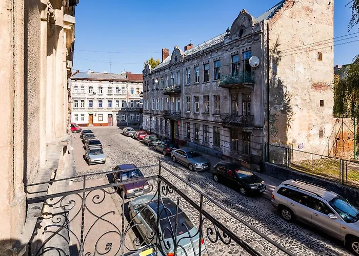 Квартира В Центрі З Дизайнерським Ремонтом