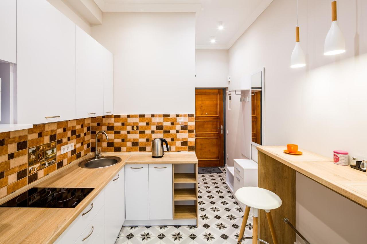 в центрі з дизайнерським ремонтом Apartment
